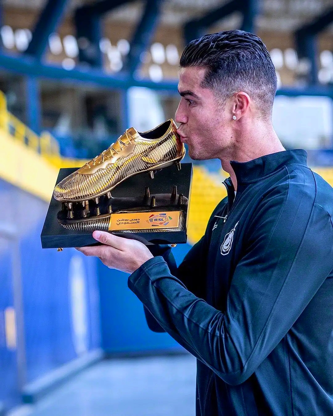 C罗在独行侠比赛中刷新纪录，出色发挥引发热议！的简单介绍