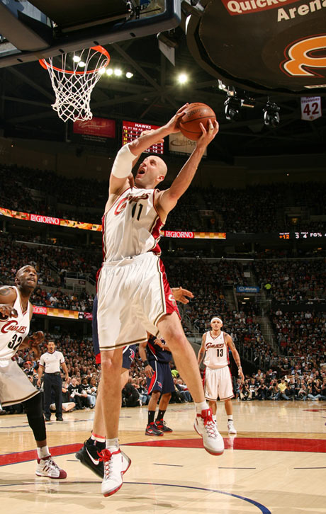 开云-关于尼斯训练开放日；赛前篮板制胜引欢呼；荷甲在即；年轻球员得到机会的信息-开云